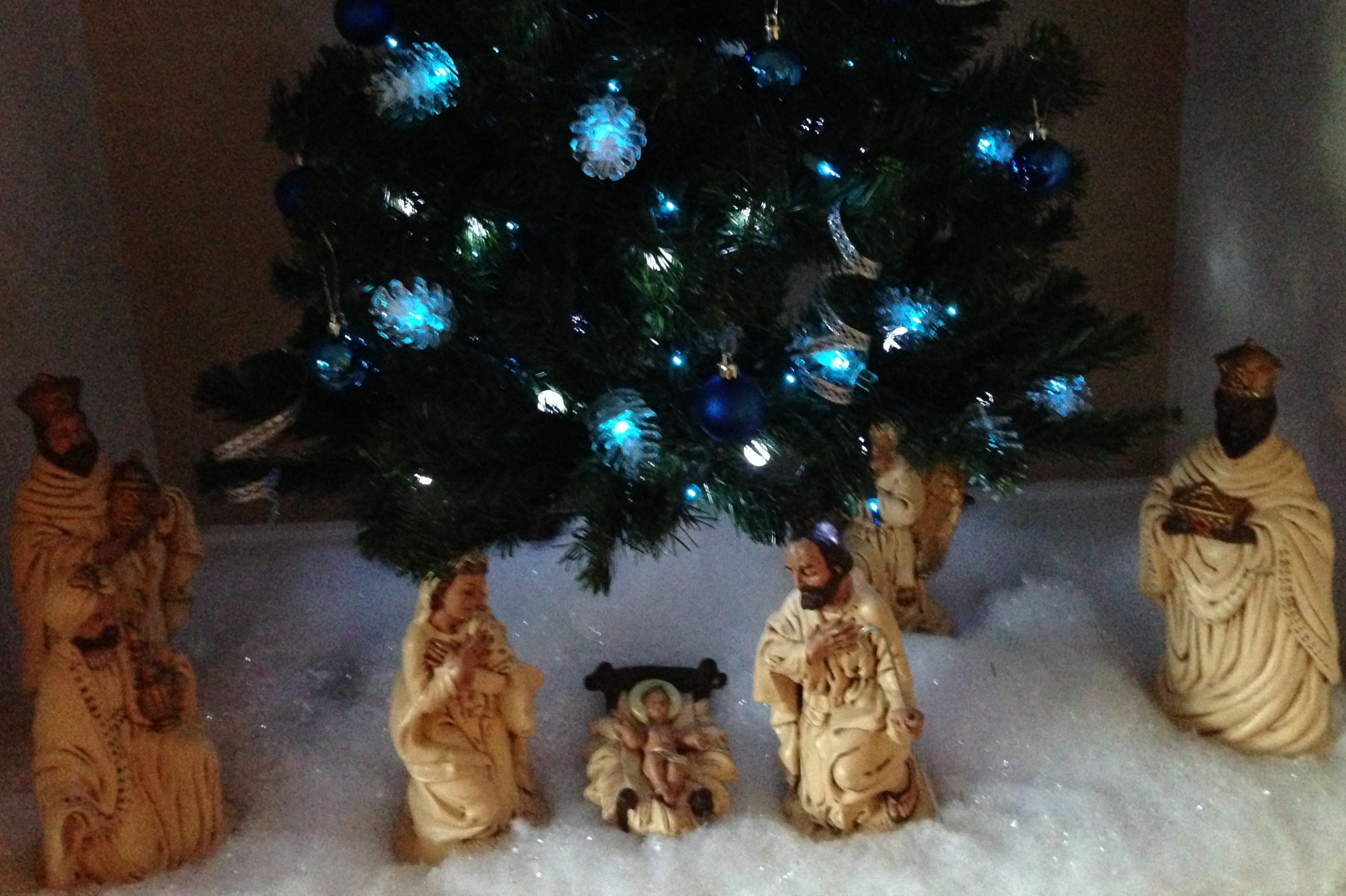 2013-12-14 07-49-30 Pre Christmas Decor.jpg